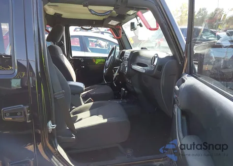 2016 Jeep Wrangler Unlimited Rubicon z USA, uszkodzony, nr VIN 1C4HJWFG8GL218459